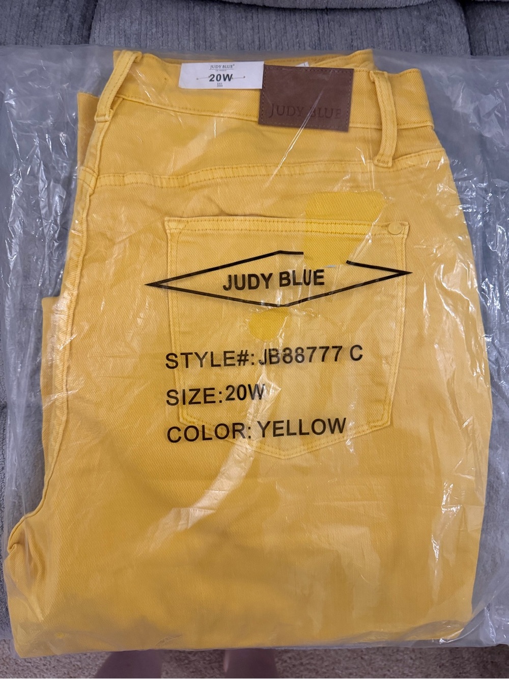 Judy Blue Straight Leg Jeans in Bright Yellow